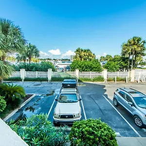 East Pass 102 Apartment